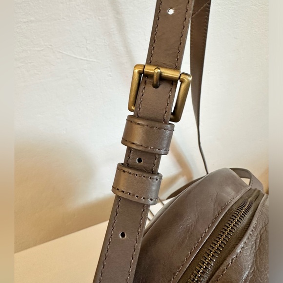 HOBO Gray Round | Circular Leather Crossbody Purse - Picture 11 of 13